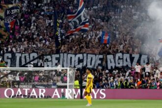 UEFA abrirá processo disciplinar após invasão de campo por torcedores do PSG na final da Liga dos Campeões