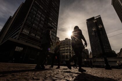 Onda de frio se afasta do país e temperaturas devem voltar a subir no fim de semana