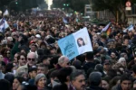 Argentinos lotam a Praça de Maio em apoio a Cristina Kirchner