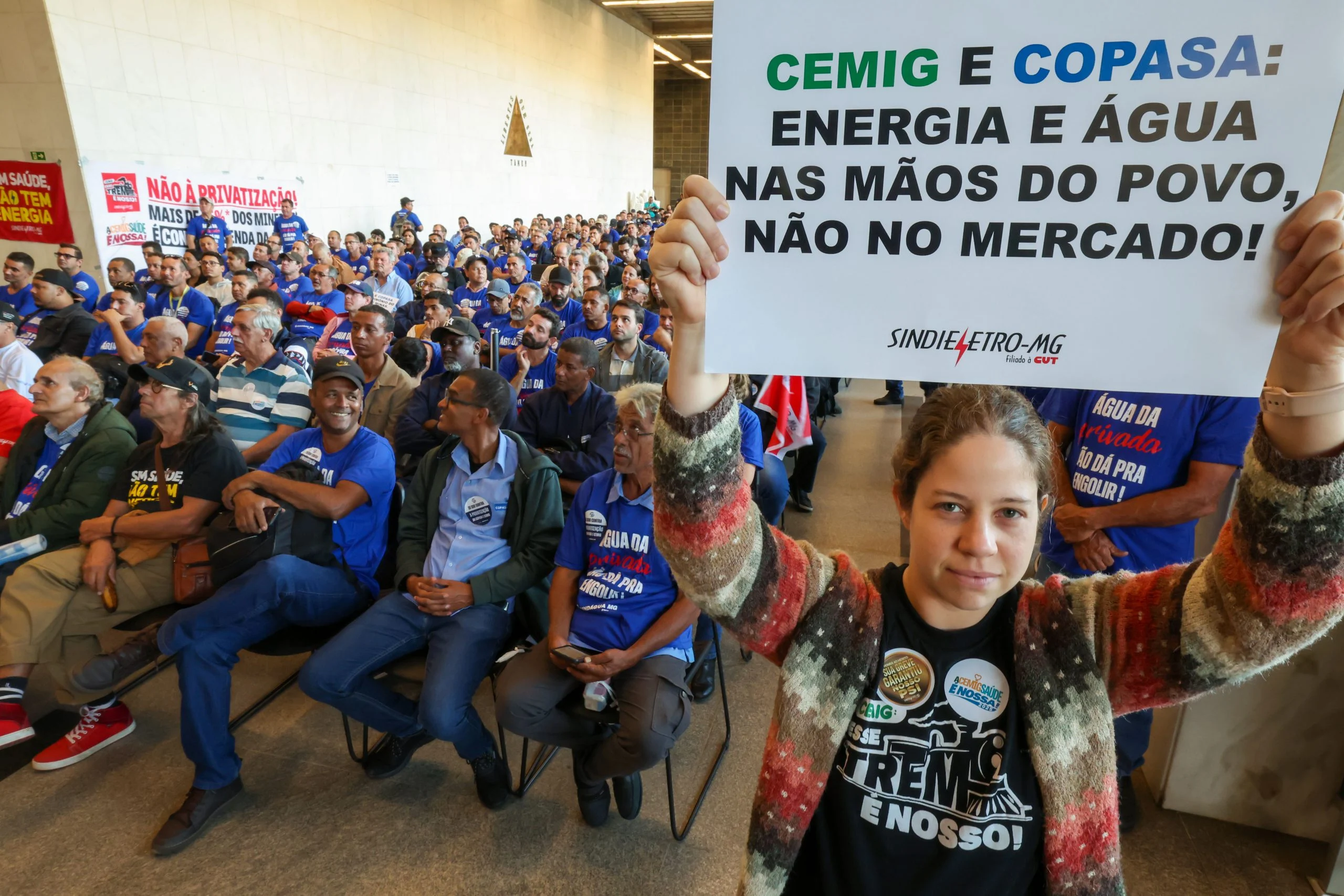 Privatização da Copasa e da Cemig é criticada por especialistas